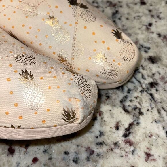 TOMS Rose Peach Gold w/Pineapple print Slip on Shoes Size 9 - Picture 6 of 7